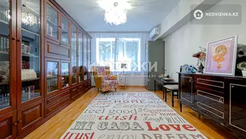 3-комнатная квартира, этаж 3 из 5, 82 м²