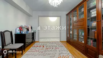 3-комнатная квартира, этаж 3 из 5, 82 м²