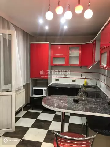4-комнатная квартира, этаж 7 из 10, 84 м²