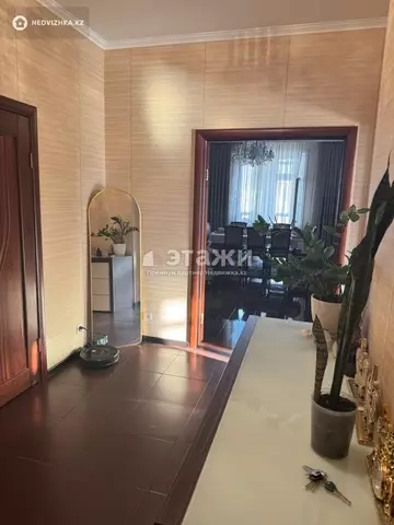 3-комнатная квартира, этаж 10 из 13, 94 м²