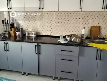 2-комнатная квартира, этаж 1 из 5, 55 м², на длительный срок
