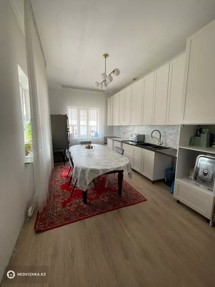 300 м², 6-комнатный дом, 6 соток, 300 м², изображение - 1