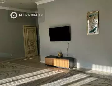 5-комнатный дом, 5 соток, 200 м²