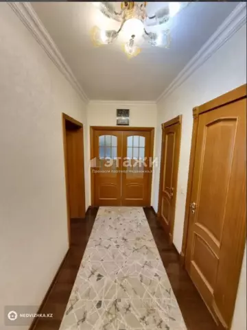 3-комнатная квартира, этаж 4 из 10, 80 м²