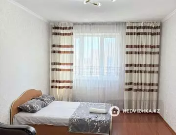 1-комнатная квартира, этаж 16 из 16, 43 м², посуточно