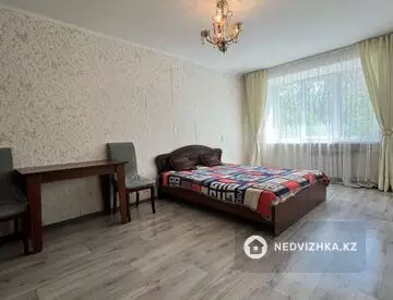 1-комнатная квартира, этаж 4 из 5, 30 м²
