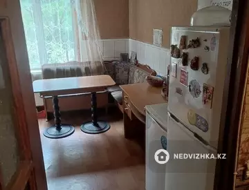 3-комнатная квартира, этаж 2 из 5, 88 м², на длительный срок