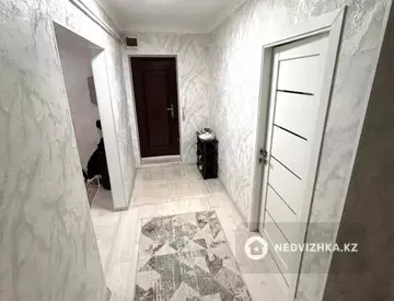 4-комнатная квартира, этаж 2 из 5, 74 м²