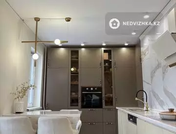 3-комнатная квартира, этаж 9 из 10, 100 м²