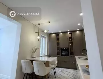 3-комнатная квартира, этаж 9 из 10, 100 м²