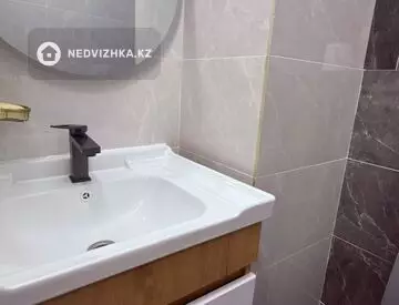 2-комнатная квартира, этаж 11 из 12, 62 м², на длительный срок