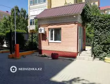 1-комнатная квартира, этаж 3 из 5, 56 м², на длительный срок
