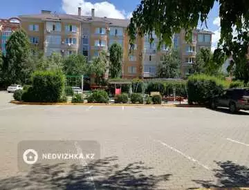 1-комнатная квартира, этаж 3 из 5, 56 м², на длительный срок