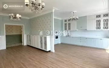 4-комнатная квартира, этаж 4 из 16, 121 м²
