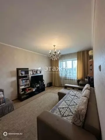 2-комнатная квартира, этаж 8 из 10, 55 м²