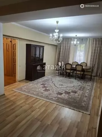5-комнатная квартира, этаж 1 из 5, 160 м²