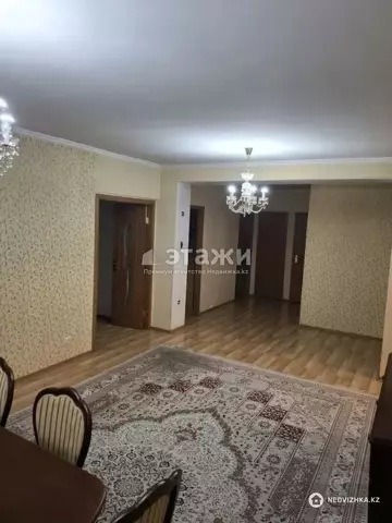 5-комнатная квартира, этаж 1 из 5, 160 м²