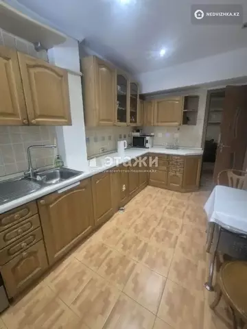 5-комнатная квартира, этаж 1 из 5, 160 м²