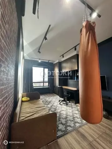 4-комнатная квартира, этаж 8 из 10, 123 м²