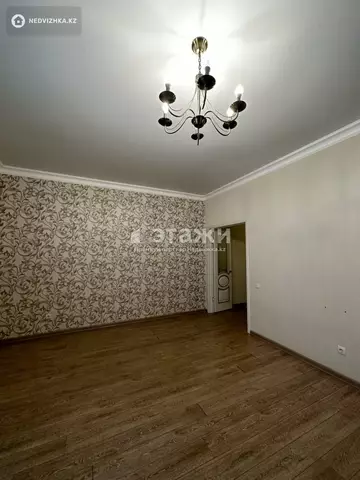 2-комнатная квартира, этаж 4 из 6, 83 м²