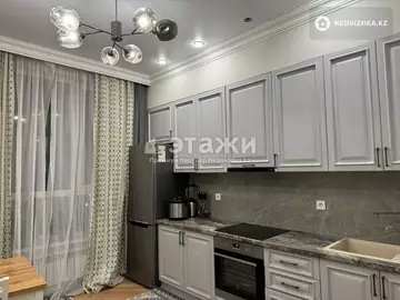 2-комнатная квартира, этаж 4 из 10, 62 м²