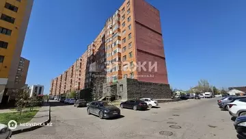 3-комнатная квартира, этаж 4 из 10, 69 м²