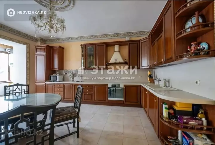 370 м², 7-комнатная квартира, этаж 2 из 2, 370 м², изображение - 1