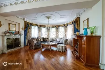 7-комнатная квартира, этаж 2 из 2, 370 м²
