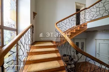 7-комнатная квартира, этаж 2 из 2, 370 м²