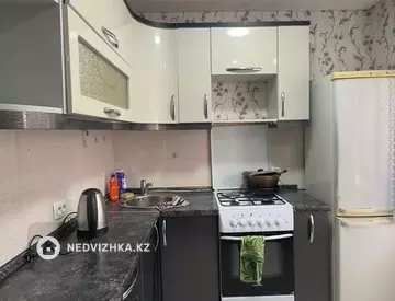 2-комнатная квартира, этаж 3 из 4, 48 м²