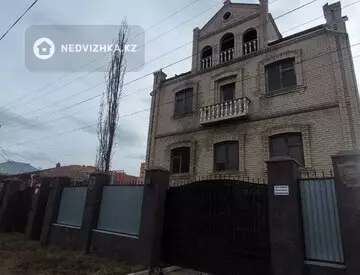 9-комнатный дом, 7.4 соток, 518 м²