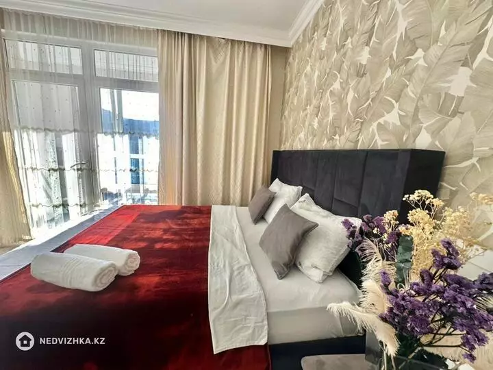 55 м², 1-комнатная квартира, этаж 10 из 12, 55 м², посуточно, изображение - 1