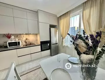 55 м², 1-комнатная квартира, этаж 10 из 12, 55 м², посуточно, изображение - 9