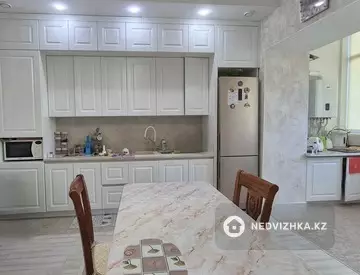 3-комнатная квартира, этаж 3 из 5, 118 м²