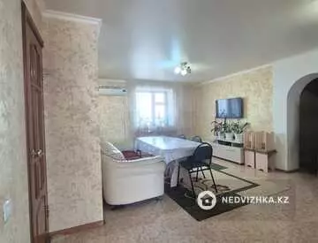 4-комнатная квартира, этаж 3 из 5, 93 м²