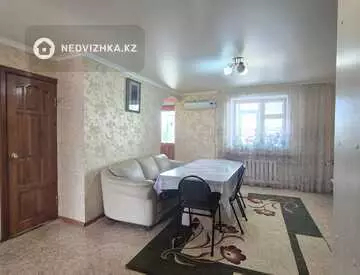 4-комнатная квартира, этаж 3 из 5, 93 м²
