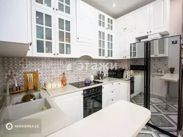 3-комнатная квартира, этаж 4 из 7, 88 м²
