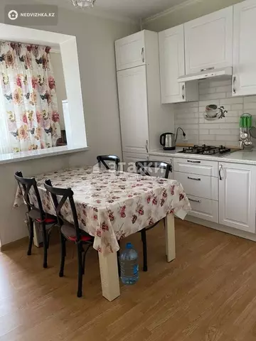 2-комнатная квартира, этаж 8 из 9, 67 м²