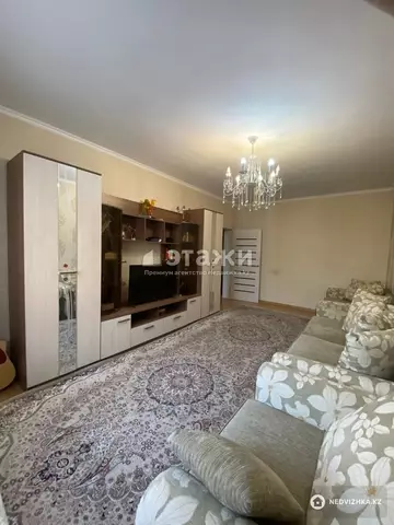 2-комнатная квартира, этаж 8 из 9, 67 м²