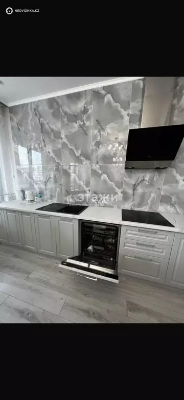 2-комнатная квартира, этаж 3 из 13, 60 м², на длительный срок