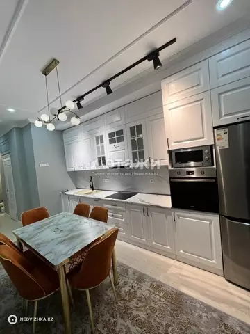 2-комнатная квартира, этаж 6 из 16, 75 м², на длительный срок