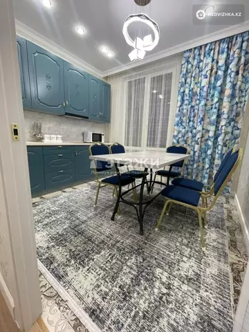 1-комнатная квартира, этаж 3 из 16, 55 м², на длительный срок