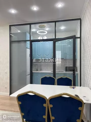 1-комнатная квартира, этаж 3 из 16, 55 м², на длительный срок