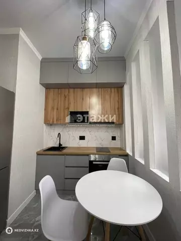 2-комнатная квартира, этаж 11 из 20, 42 м², на длительный срок