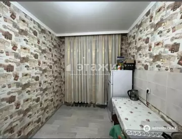 1-комнатная квартира, этаж 3 из 10, 37 м²