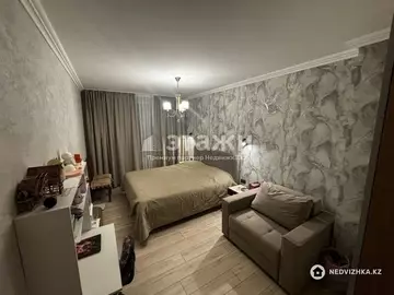 3-комнатная квартира, этаж 8 из 9, 84 м²