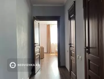 3-комнатная квартира, этаж 11 из 12, 80 м², на длительный срок