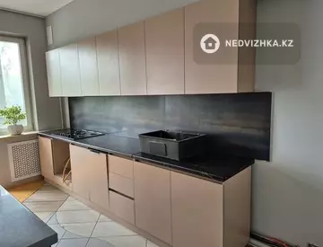 5-комнатная квартира, этаж 5 из 8, 245 м², на длительный срок