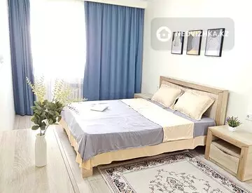 2-комнатная квартира, этаж 8 из 13, 70 м², на длительный срок