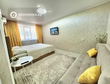 1-комнатная квартира, этаж 1 из 5, 33 м², посуточно